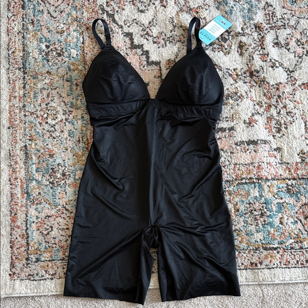 NEW- Assets by Spanx Shaping Plunge Low Back Mid Thigh Bodysuit